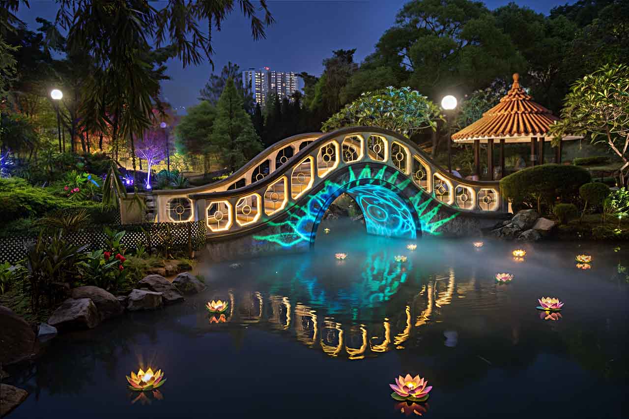 Garden bridge night effects